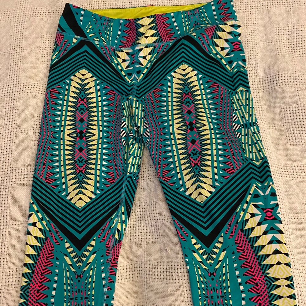 Aeropostale cropped leggings